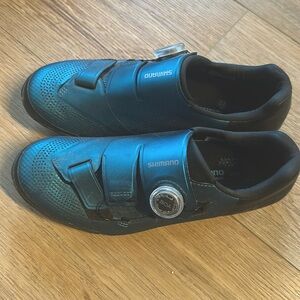 Shimano gravel cycling shoes